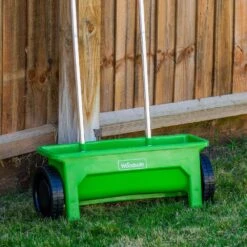 Woodside 12L Garden Lawn Seed/Fertiliser Spreader Grass Weed Feed Salt Gritter -ALA Garden Shop 4HNR2JJASTI