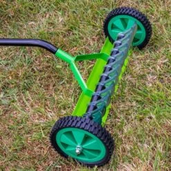 Woodside Hand Operated Lawn Scarifier/Aerator -ALA Garden Shop GNNLDYKNL1N